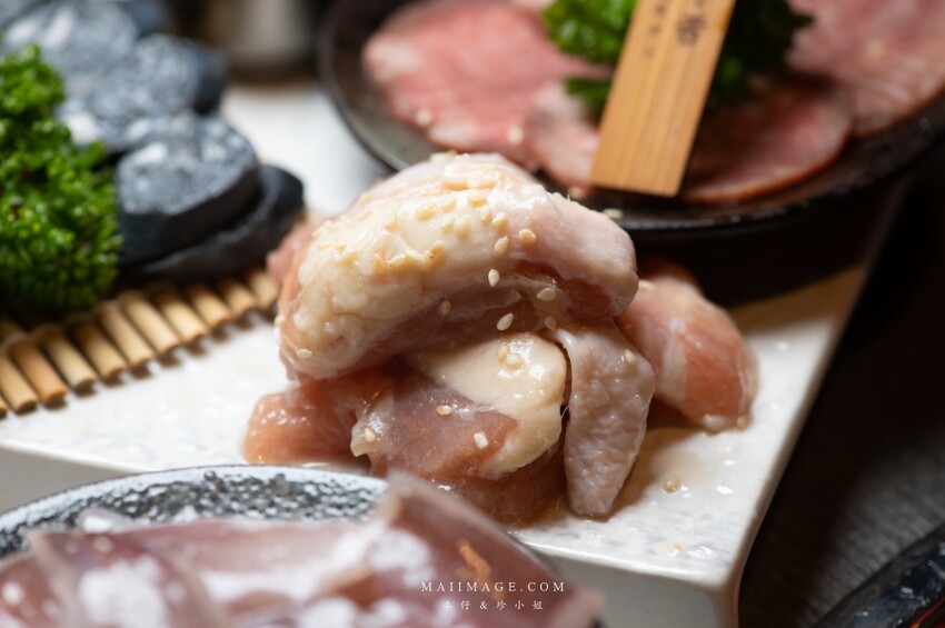 台北美食｜豆町村燒肉～激安齊下全新燒肉品牌。浮誇系豆町疊疊樂沒預約吃不到，中秋燒肉推薦來這裡，捷運國