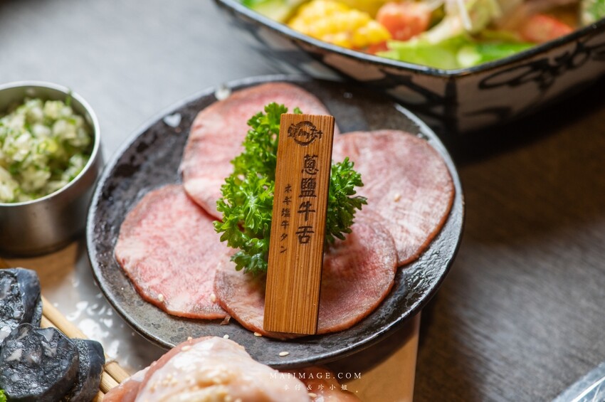 台北美食｜豆町村燒肉～激安齊下全新燒肉品牌。浮誇系豆町疊疊樂沒預約吃不到，中秋燒肉推薦來這裡，捷運國