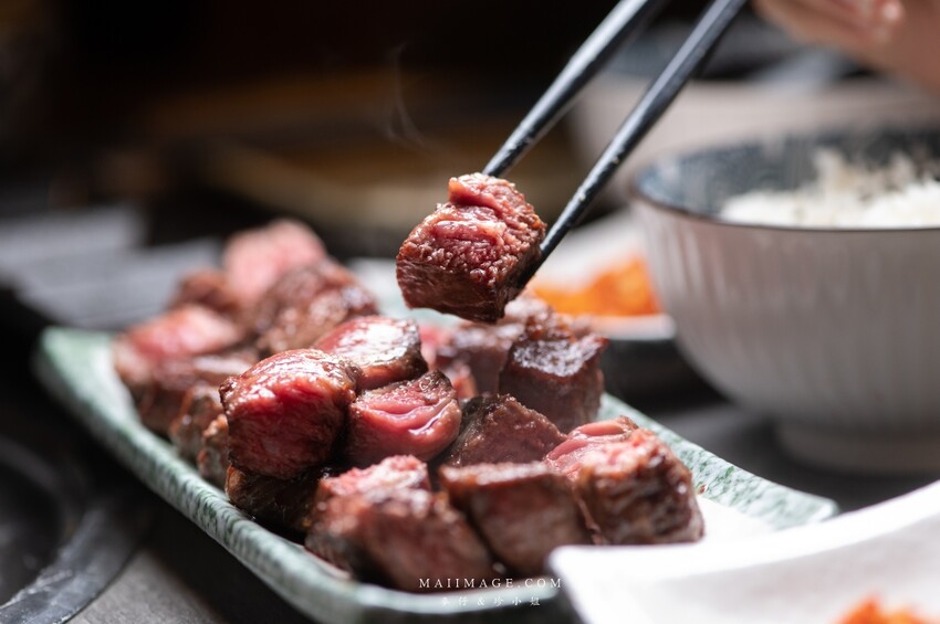 台北美食｜豆町村燒肉～激安齊下全新燒肉品牌。浮誇系豆町疊疊樂沒預約吃不到，中秋燒肉推薦來這裡，捷運國