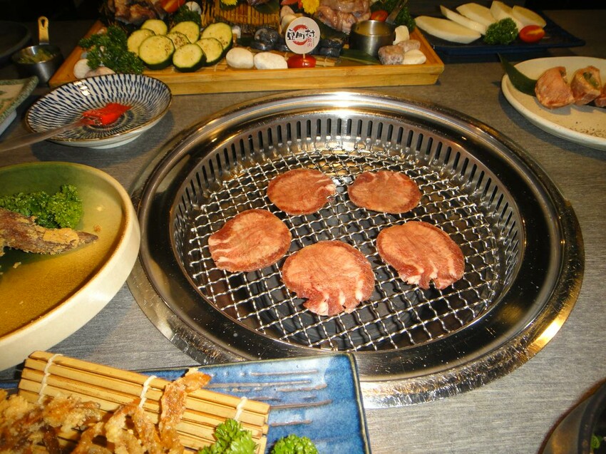 【美食】「豆町村燒肉」桌邊烤肉服務,東區燒肉推薦、大安人氣燒