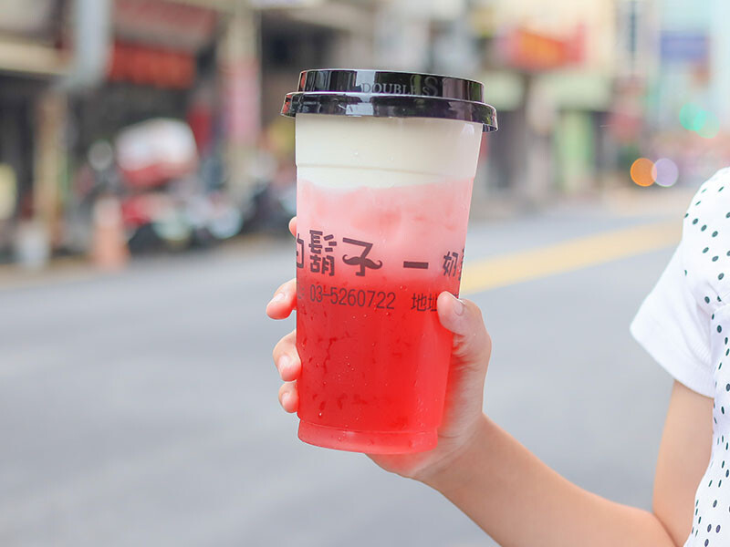 白鬍子奶蓋職人 | 北門街上的新竹奶蓋品牌，用勺子來堆奶蓋，居然還有$30元的醇茶茶飲！