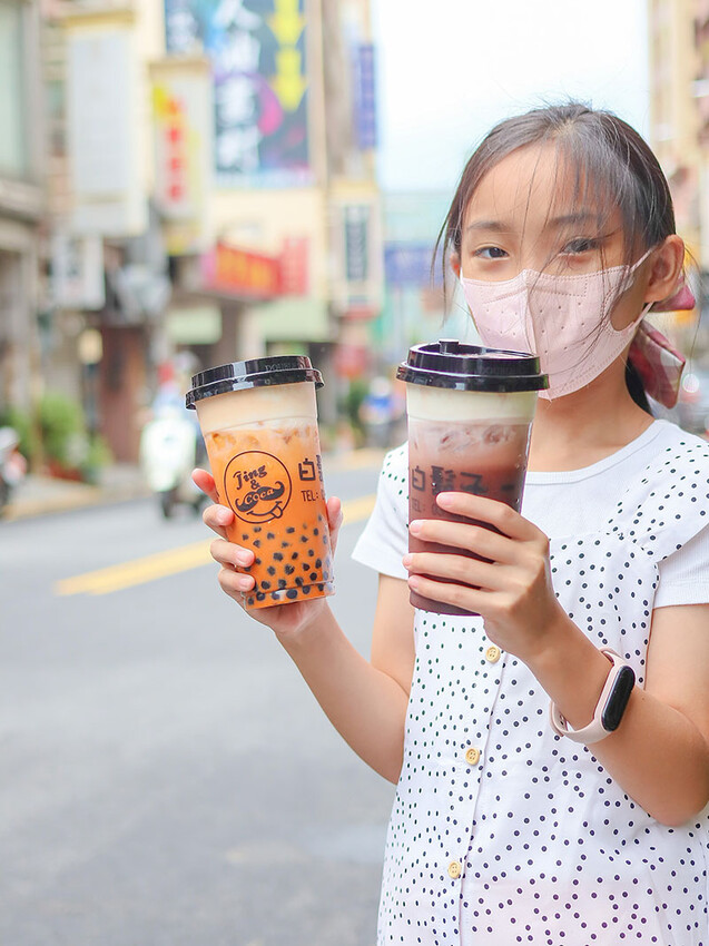 白鬍子奶蓋職人 | 北門街上的新竹奶蓋品牌，用勺子來堆奶蓋，居然還有$30元的醇茶茶飲！
