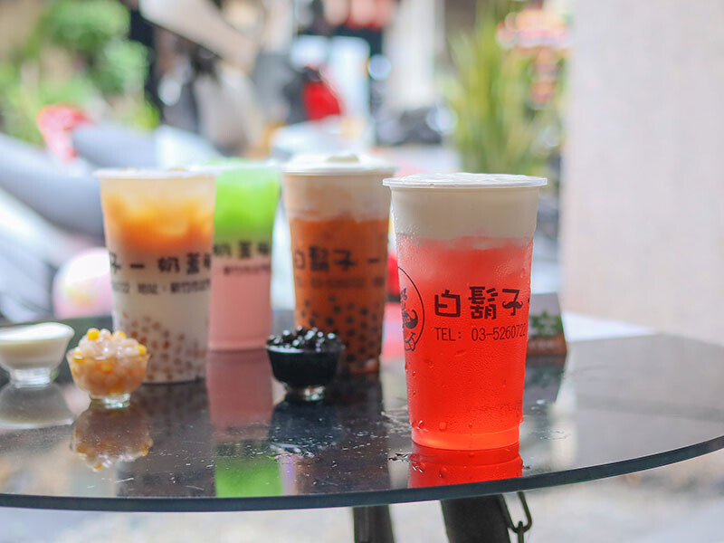 白鬍子奶蓋職人 | 北門街上的新竹奶蓋品牌，用勺子來堆奶蓋，居然還有$30元的醇茶茶飲！