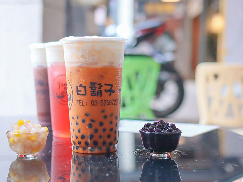 白鬍子奶蓋職人 | 北門街上的新竹奶蓋品牌，用勺子來堆奶蓋，居然還有$30元的醇茶茶飲！