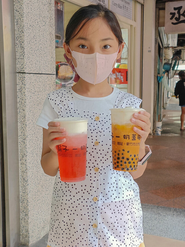 白鬍子奶蓋職人 | 北門街上的新竹奶蓋品牌，用勺子來堆奶蓋，居然還有$30元的醇茶茶飲！