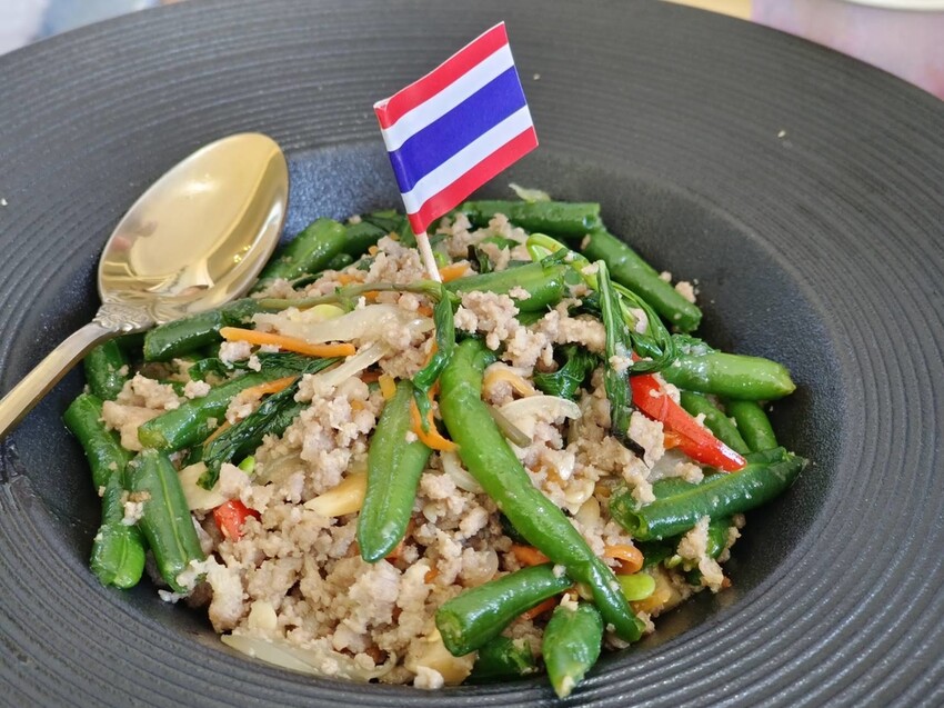 【宜蘭.頭城】拾光旅人泰式餐廳。寵物友善餐廳。泰菜好吃服務貼心的網美店