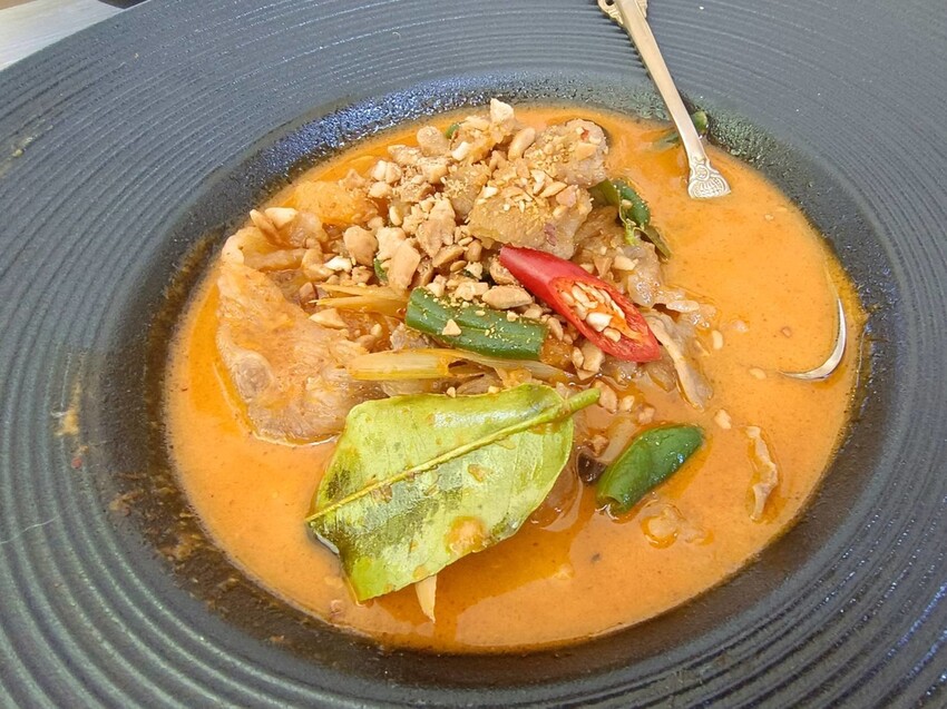 【宜蘭.頭城】拾光旅人泰式餐廳。寵物友善餐廳。泰菜好吃服務貼心的網美店