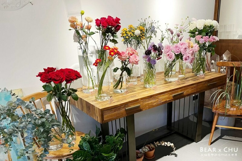 新莊輔大咖啡廳推薦│QUEEN SHOP Life Store・台灣原創服飾品牌的咖啡、花藝、烘焙複合式門市