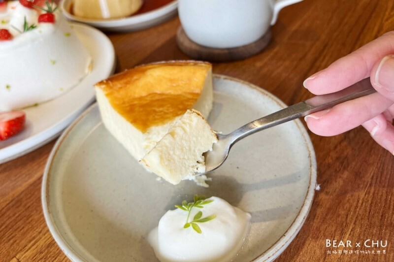 新莊輔大咖啡廳推薦│QUEEN SHOP Life Store・台灣原創服飾品牌的咖啡、花藝、烘焙複合式門市