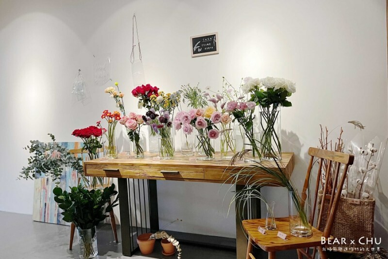 新莊輔大咖啡廳推薦│QUEEN SHOP Life Store・台灣原創服飾品牌的咖啡、花藝、烘焙複合式門市