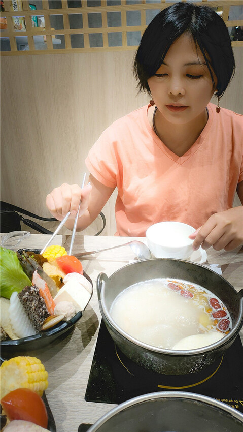 jhujian築間幸福鍋物 -岡山店， 不一樣的日系風格火鍋， 好喝的特別的養生湯頭火鍋01.jpg