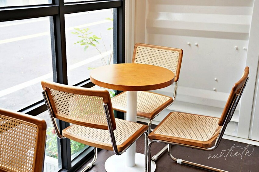 【新竹】竹北｜Tonari Cafe 隔壁咖啡，自然系貨櫃咖啡廳，寵物友善咖啡廳