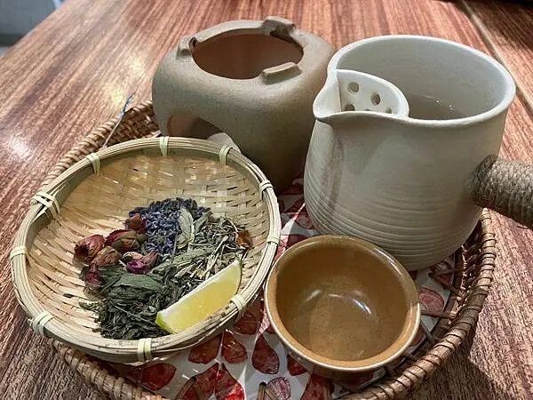 LINE_ALBUM_出國前的圖片_250209_96 LINE_ALBUM_出國前的圖片_250209_96