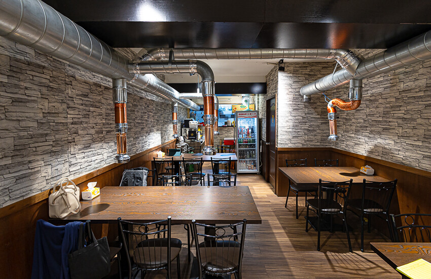 隱藏於在地生活圈內的精緻單點燒肉店,日式職人精神般手工精修去筋去油留下美味,精緻有用心的日式燒肉小店推薦