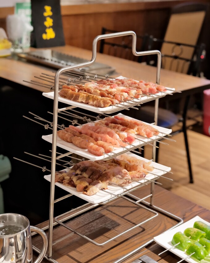 【蘆洲美食推薦】三六苑炭火燒肉-蘆洲店～超平價全自動烤串，一串只要49元！蘆洲平價燒肉推薦、日式燒肉店串燒新上市！