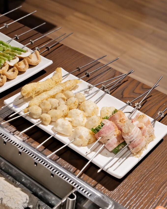 【蘆洲美食推薦】三六苑炭火燒肉-蘆洲店～超平價全自動烤串，一串只要49元！蘆洲平價燒肉推薦、日式燒肉店串燒新上市！