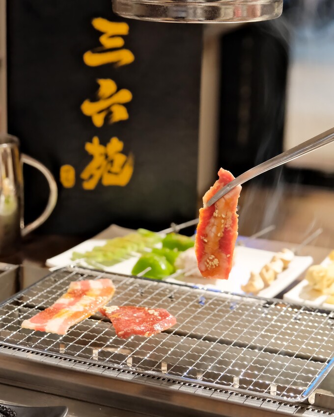 【蘆洲美食推薦】三六苑炭火燒肉-蘆洲店～超平價全自動烤串，一串只要49元！蘆洲平價燒肉推薦、日式燒肉店串燒新上市！