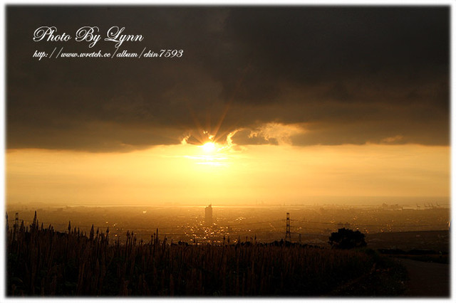 尋找小時記憶：台中都會公園【180°月老夜景】大肚山