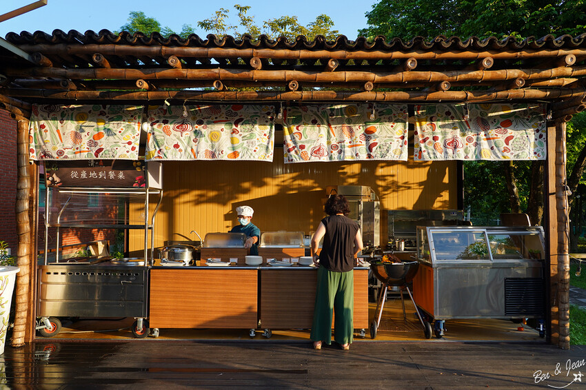 彰化美食》沐月餐廳~清水那方溫泉內餐廳,麻辣鴛鴦鍋加BBQ雙重享受
