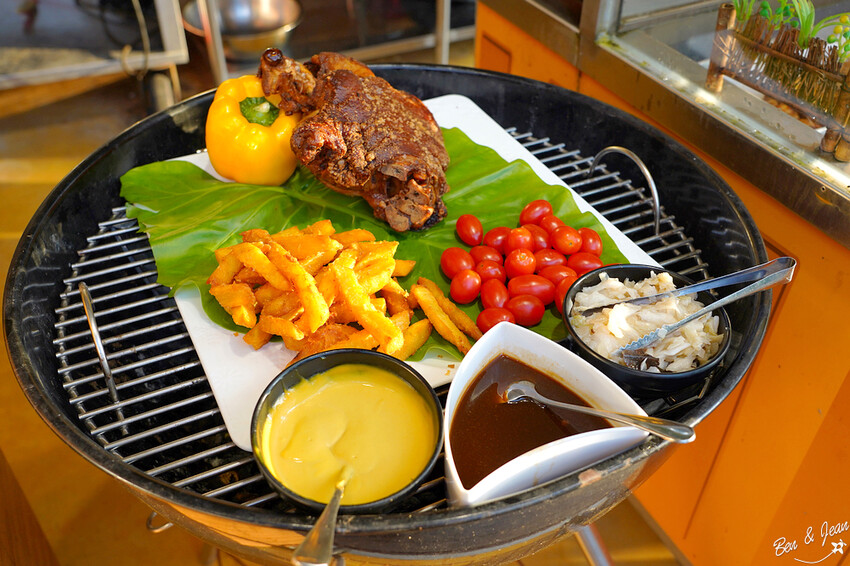 彰化美食》沐月餐廳~清水那方溫泉內餐廳,麻辣鴛鴦鍋加BBQ雙重享受