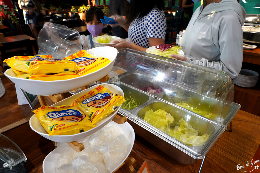 彰化美食》沐月餐廳~清水那方溫泉內餐廳,麻辣鴛鴦鍋加BBQ雙重享受