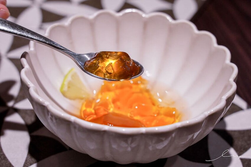 三生有幸精品牛肉麵 |台中牛肉麵控一定要挑戰!就算沒搭酸菜的銷魂湯頭也好喝,還有中西合併排餐料理,呈現滿滿台灣味! - 艾薇覓食趣