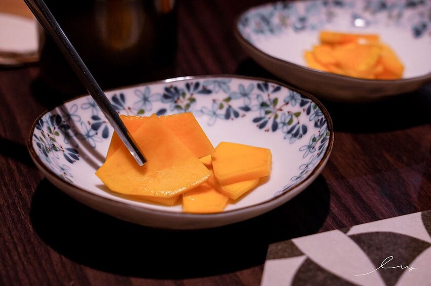 三生有幸精品牛肉麵 |台中牛肉麵控一定要挑戰!就算沒搭酸菜的銷魂湯頭也好喝,還有中西合併排餐料理,呈現滿滿台灣味! - 艾薇覓食趣