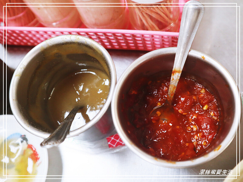 大勇街無名鹹粥-台南/人潮排到隔壁去!2022米其林必比登推薦