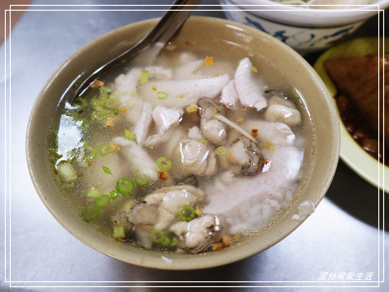 大勇街無名鹹粥-台南/人潮排到隔壁去!2022米其林必比登推薦