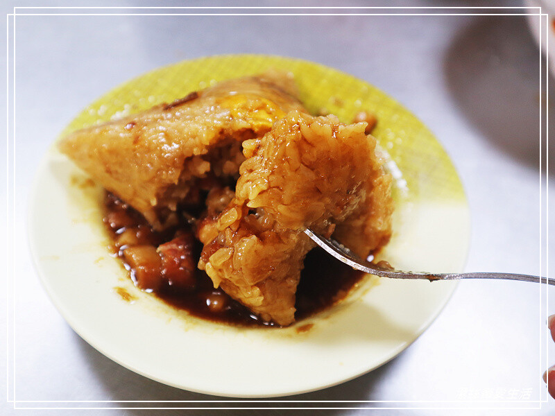 大勇街無名鹹粥-台南/人潮排到隔壁去!2022米其林必比登推薦