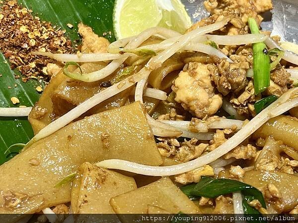 桃園平鎮區|隱泰 Halal 隱身在忠貞市場外的台式泰國料理,完全不泰,是台灣人一定可以接受的口味(附菜單)