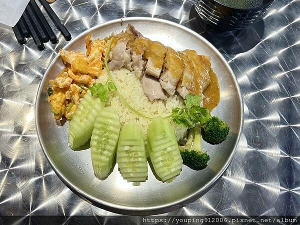 桃園平鎮區|隱泰 Halal 隱身在忠貞市場外的台式泰國料理,完全不泰,是台灣人一定可以接受的口味(附菜單)