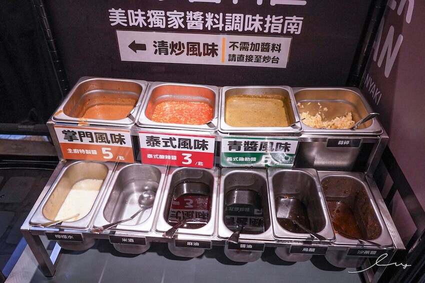 台中平價鐵板燒新歡!首創鐵板燒炒蔬菜吃到飽,搭配三種主廚調味、現做高CP值雙拼套餐,早晚吃都不會膩!