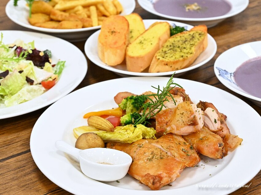 浪愛有家中途貓餐廳｜與可愛貓咪親密互動零距離，還有精緻又美味的餐點可以享用～