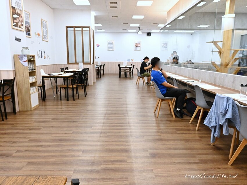 浪愛有家中途貓餐廳｜與可愛貓咪親密互動零距離，還有精緻又美味的餐點可以享用～