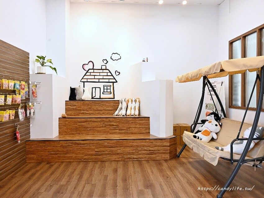 浪愛有家中途貓餐廳｜與可愛貓咪親密互動零距離，還有精緻又美味的餐點可以享用～