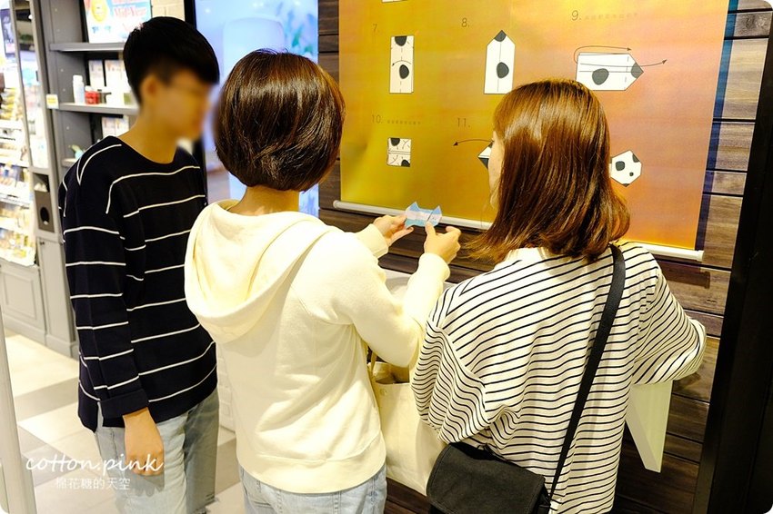 勤美天地聖誕村開村啦!科技感聖誕樹白天晚上都好拍~消費可抽GOGORO唷!