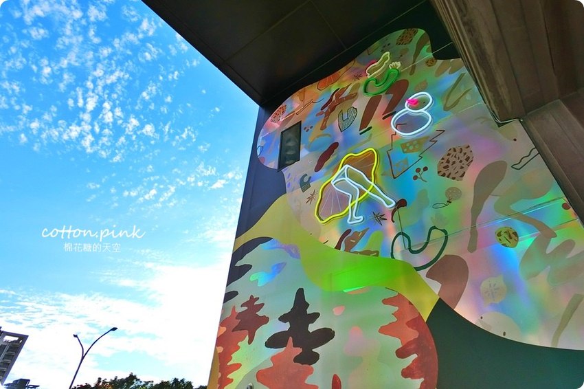 勤美天地聖誕村開村啦!科技感聖誕樹白天晚上都好拍~消費可抽GOGORO唷!