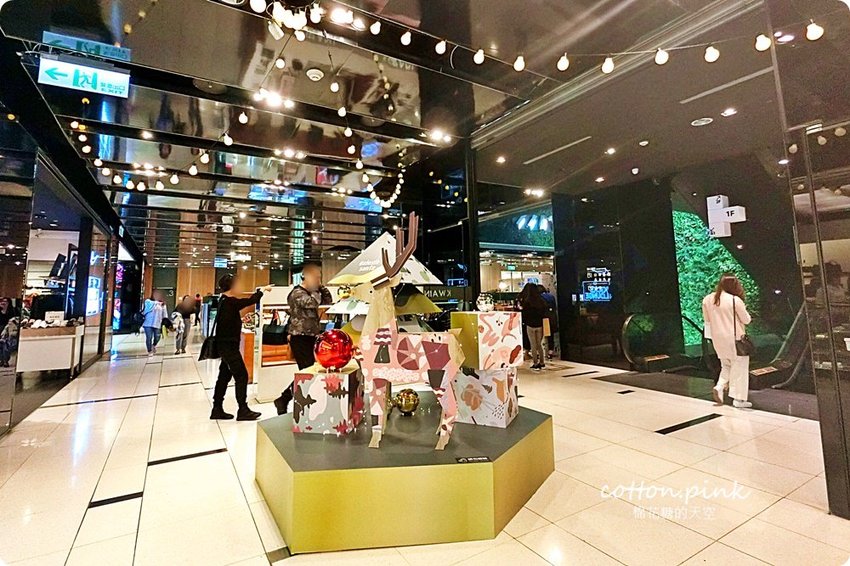 勤美天地聖誕村開村啦!科技感聖誕樹白天晚上都好拍~消費可抽GOGORO唷!