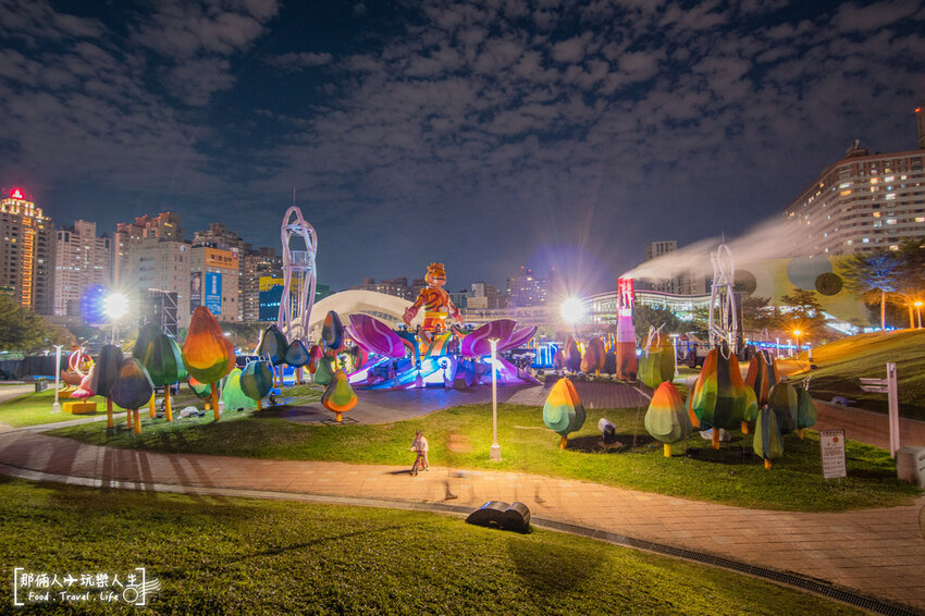 2022文心公園元宵燈會搶先看,10米高台中虎爺超壯觀~