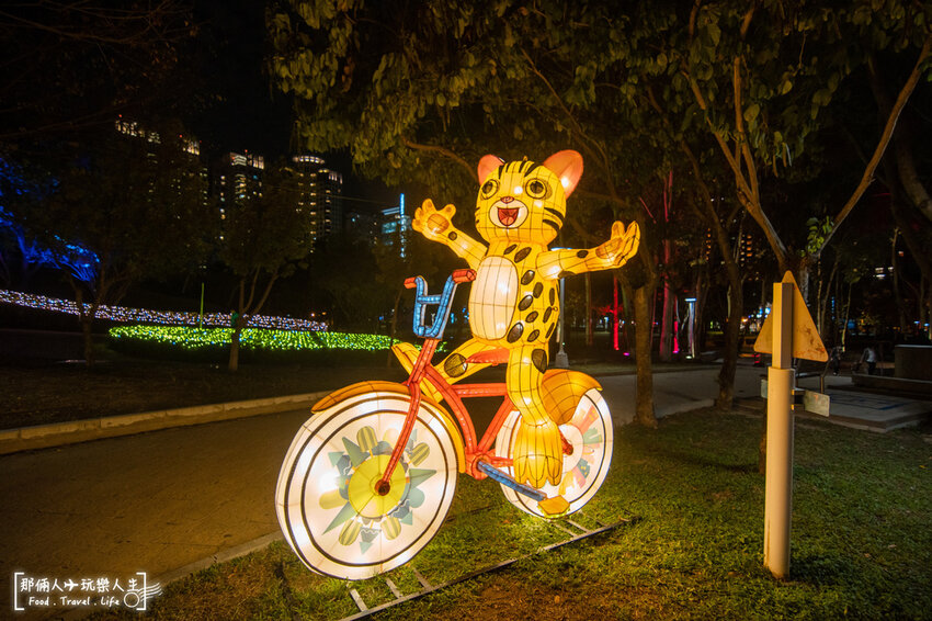 2022文心公園元宵燈會搶先看,10米高台中虎爺超壯觀~