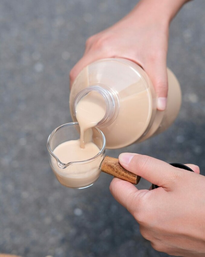 【台中美食】甘乃滴冷泡飲｜南部來的人氣創意手搖，感受淨水打造的純粹茶香味 ! - 肉依小姐吃什麼