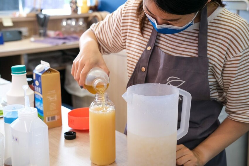 【台中美食】甘乃滴冷泡飲｜南部來的人氣創意手搖，感受淨水打造的純粹茶香味 ! - 肉依小姐吃什麼