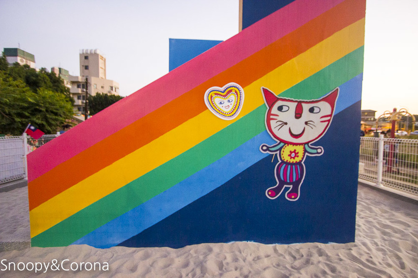 【台中景點】台中必遊景點｜南屯景點｜彩虹眷村～童趣療癒的彩虹村好好拍，還有小孩最愛的彩虹溜滑梯與沙坑