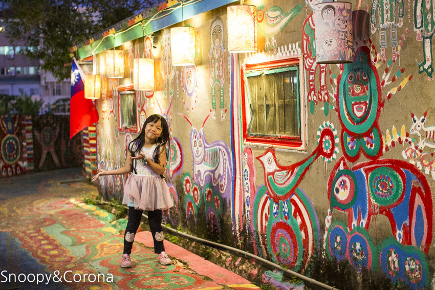 【台中景點】台中必遊景點｜南屯景點｜彩虹眷村～童趣療癒的彩虹村好好拍，還有小孩最愛的彩虹溜滑梯與沙坑