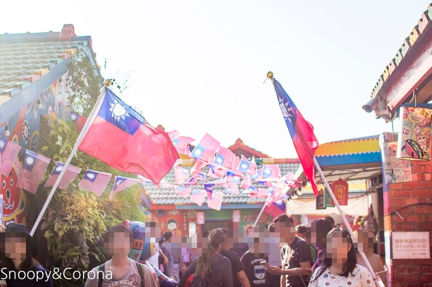 【台中景點】台中必遊景點｜南屯景點｜彩虹眷村～童趣療癒的彩虹村好好拍，還有小孩最愛的彩虹溜滑梯與沙坑