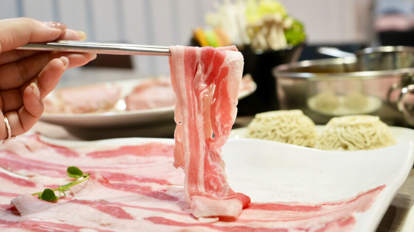 [板橋火鍋] 肉老大板橋府中店｜肉肉控必吃「超大肉盤」｜板橋耶誕城美食推薦