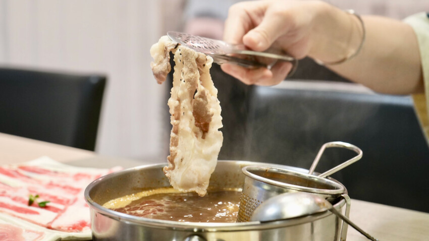 [板橋火鍋] 肉老大板橋府中店｜肉肉控必吃「超大肉盤」｜板橋耶誕城美食推薦