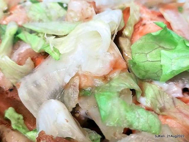 「小木屋鬆餅南港店」3-1 紐澳良雞肉蔬菜鬆餅(New Orleans chicken with vegetable waffle at Shine Mood Waffl store), Taipei, Taiwan, SJKen, Aug 21, 2022.