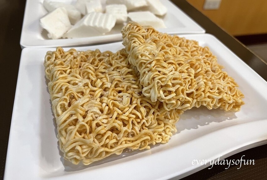 高麗菜、油條、王子麵也是我必點的品項 高麗菜、油條、王子麵也是我必點的品項